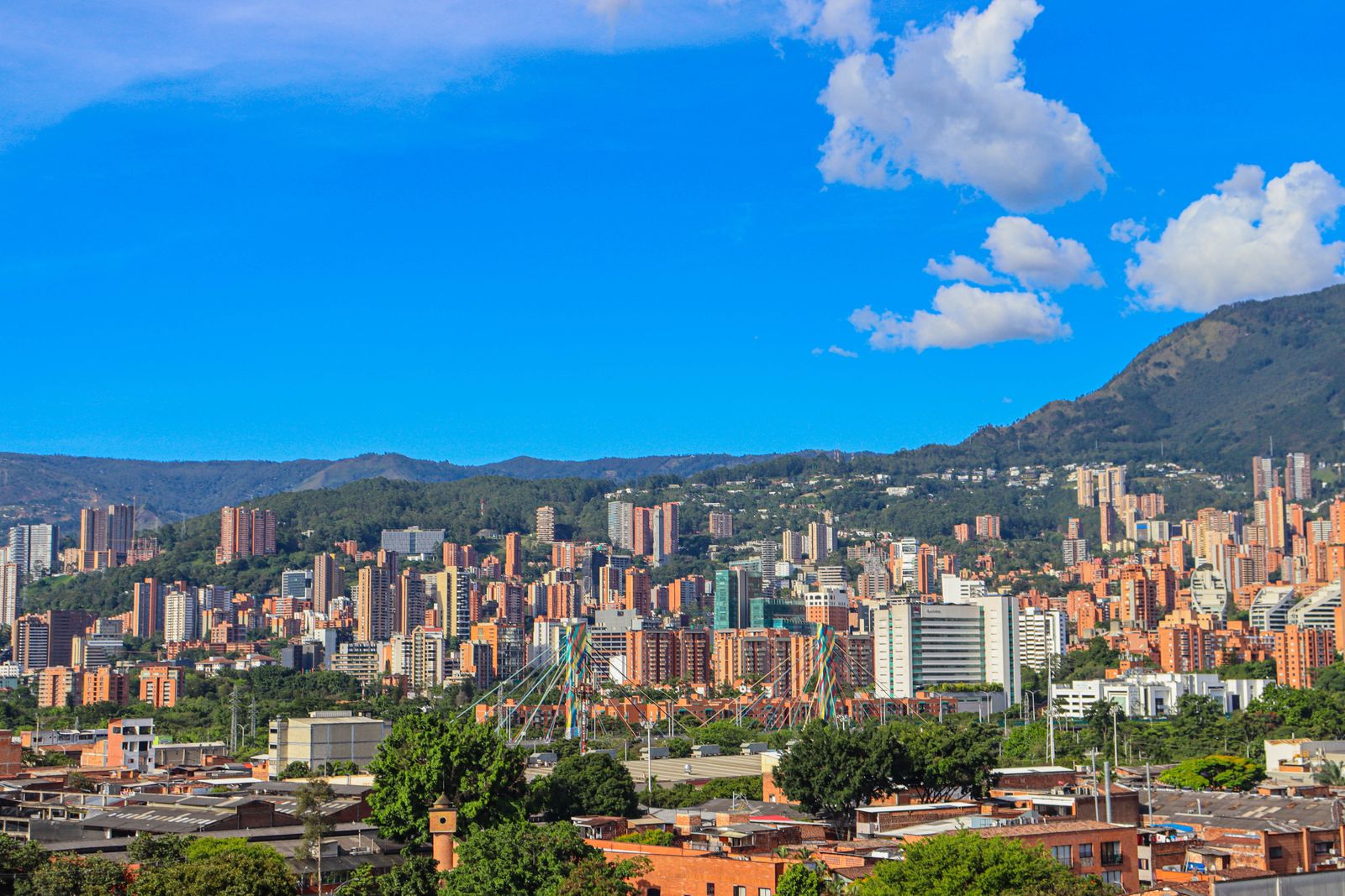 Envigado Medellín skyline — Pexels